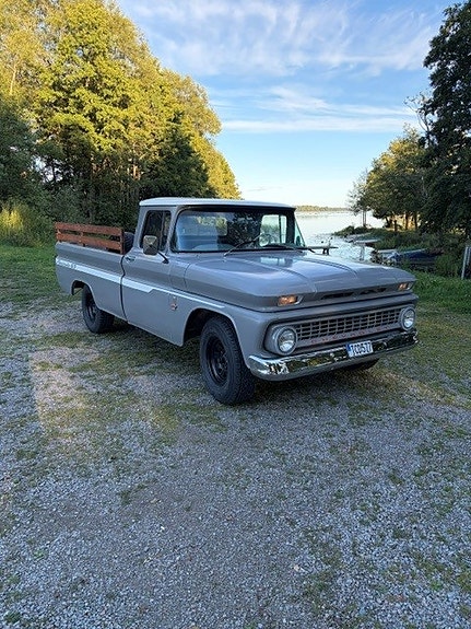 Chevrolet C10 2 of 5