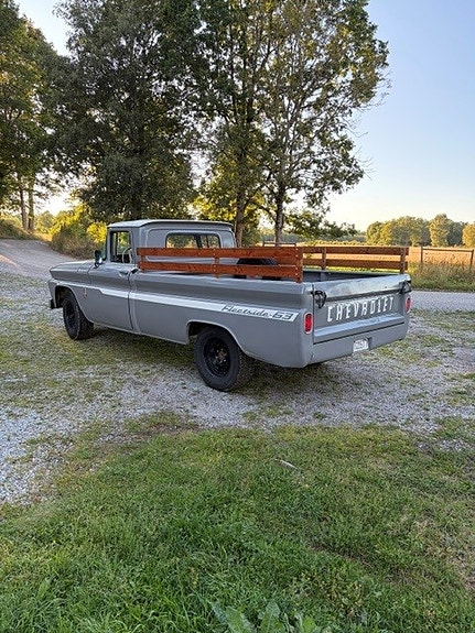 Chevrolet C10 4 of 5