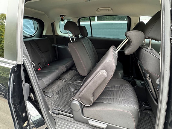 Mazda 5 14 of 18