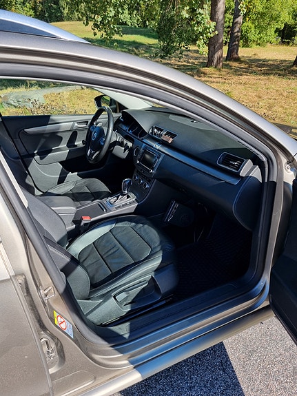 Volkswagen Passat 4 of 8