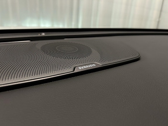 XPeng G9 12 of 16