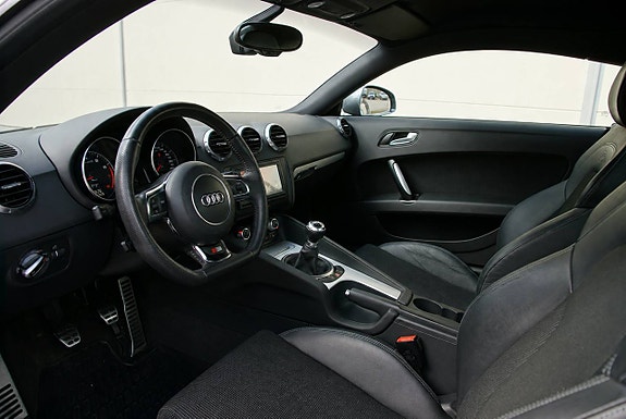 Audi TT 16 of 24