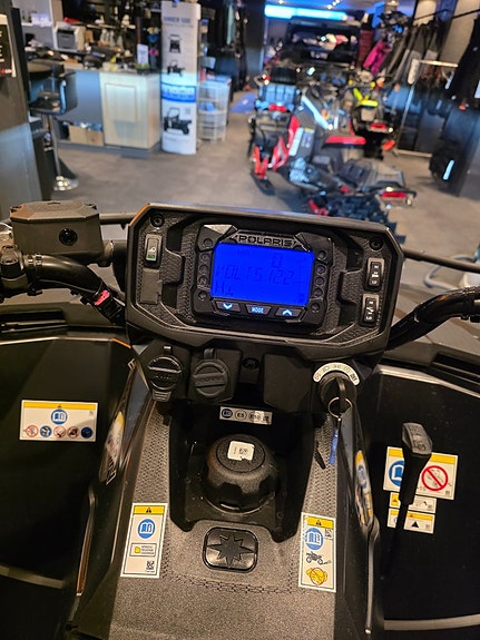 Polaris Sportsman 570 EPS BLACK EDITION SERVOPAKET VINTERPAKET! 3 of 18