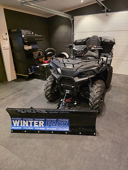 Polaris Sportsman 570 EPS BLACK EDITION SERVOPAKET VINTERPAKET!