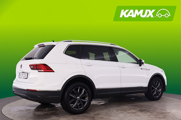 Volkswagen Tiguan Allspace 2 of 21