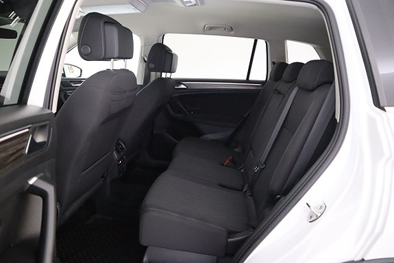Volkswagen Tiguan Allspace 12 of 21