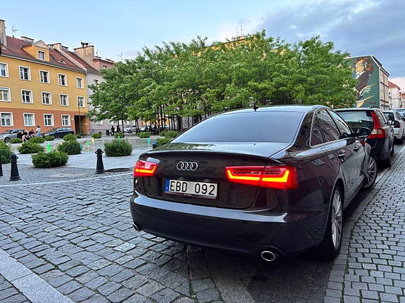 Audi A6 2 of 9