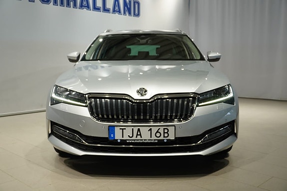 Skoda Superb 2 of 27