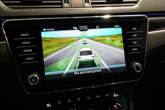 Skoda Superb 22 of 27