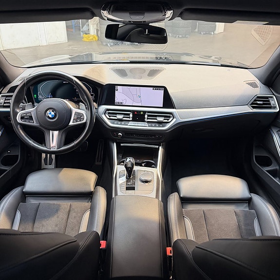 BMW 330e 9 of 12