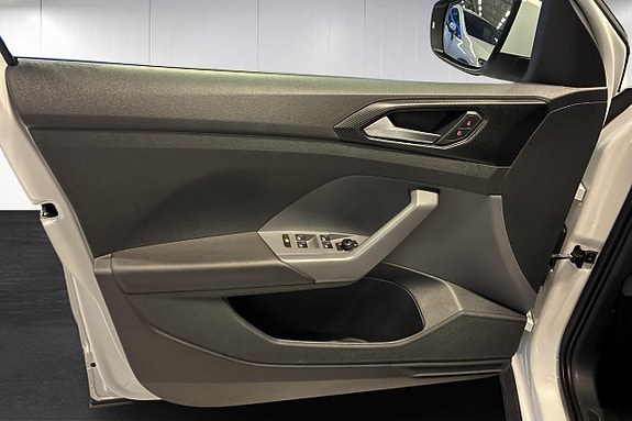 Volkswagen T-Cross 13 of 21