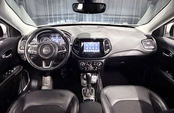 Jeep Compass 15 of 25