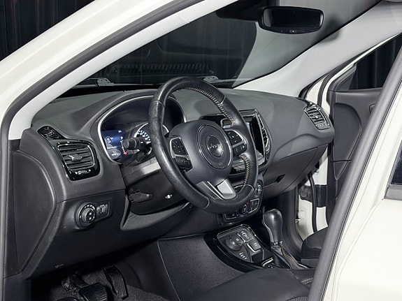 Jeep Compass 9 of 25