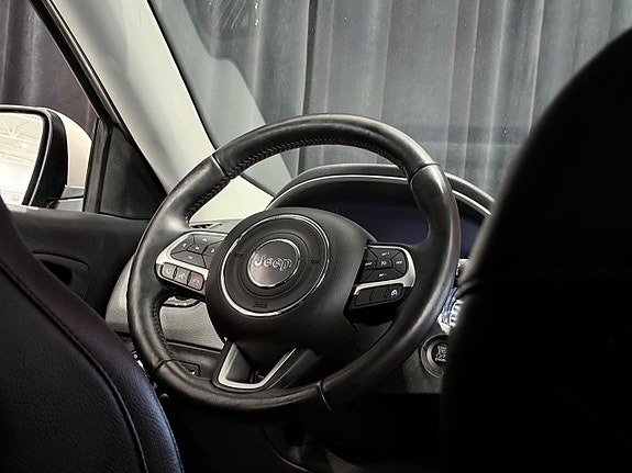 Jeep Compass 16 of 25