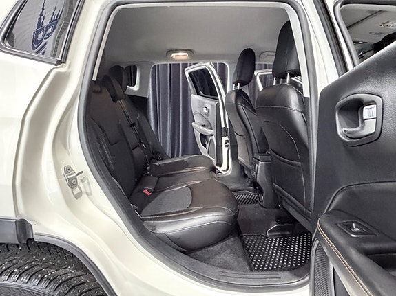Jeep Compass 12 of 25