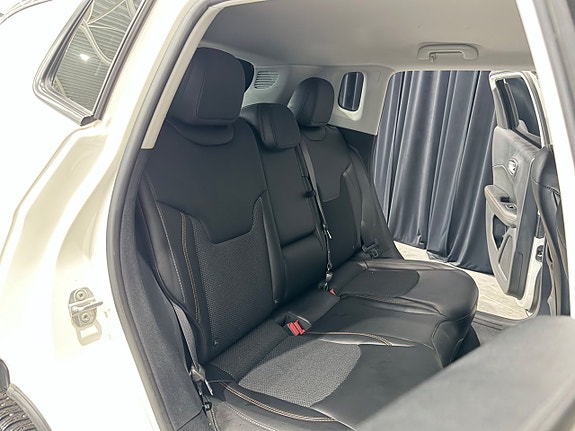 Jeep Compass 13 of 25