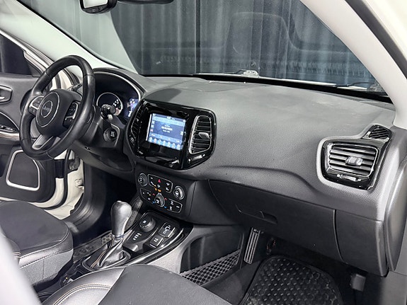 Jeep Compass 11 of 25