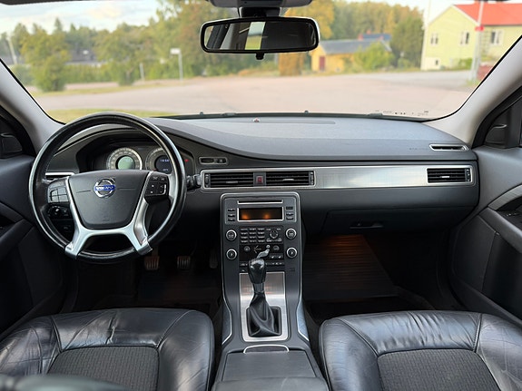 Volvo V70 5 of 6