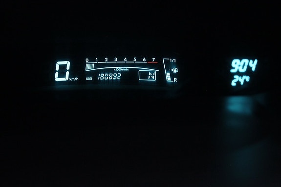 Toyota Yaris 21 of 23
