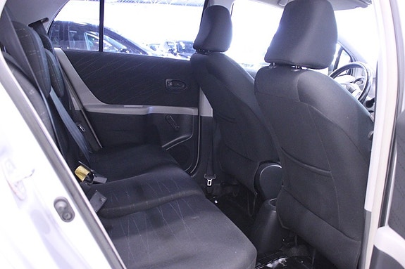 Toyota Yaris 14 of 23