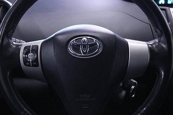 Toyota Yaris 20 of 23