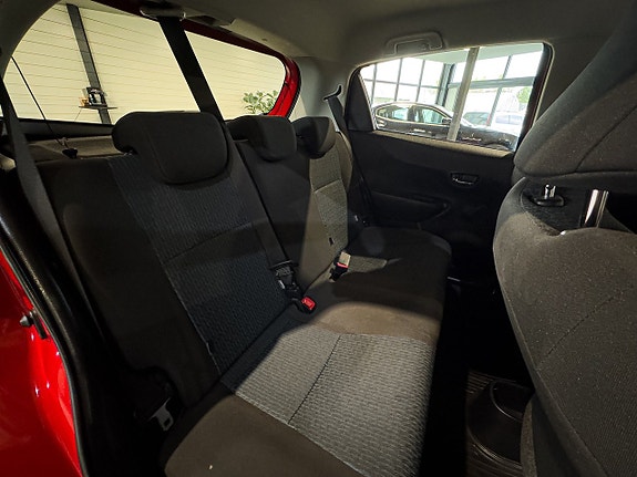Toyota Yaris 11 of 16