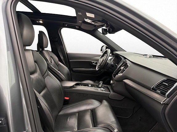 Volvo XC90 12 of 30