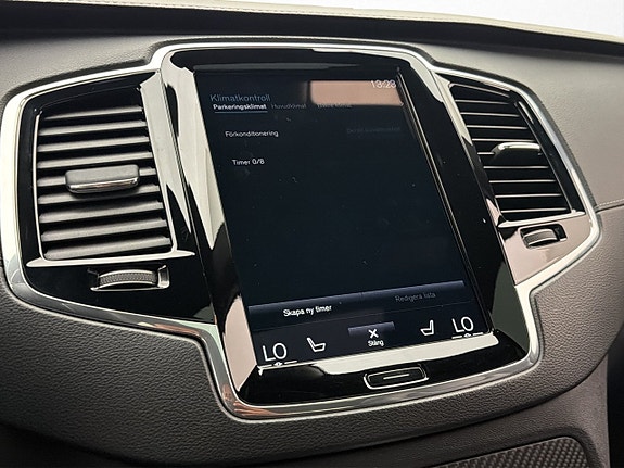 Volvo XC90 24 of 30