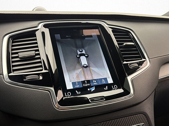 Volvo XC90 29 of 30