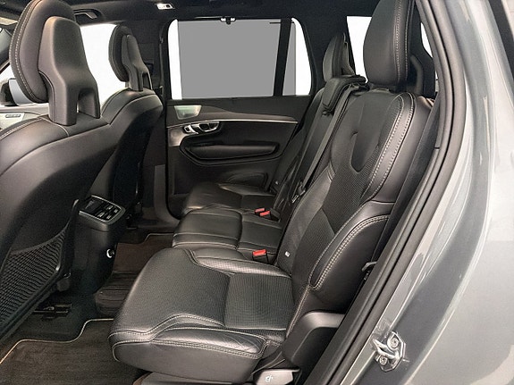 Volvo XC90 15 of 30