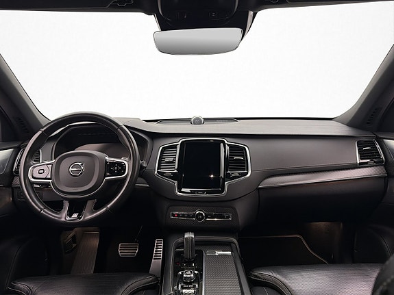Volvo XC90 13 of 30