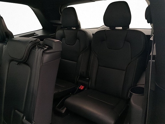Volvo XC90 16 of 30