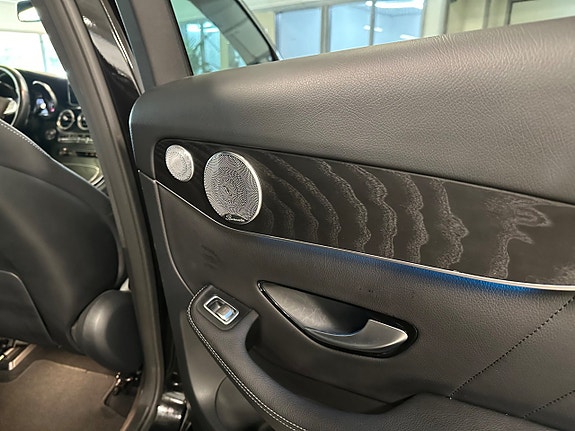 Mercedes-Benz GLC220 d 9 of 28