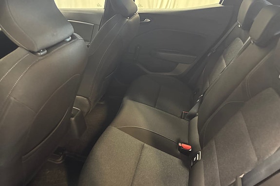 Renault Clio 12 of 21