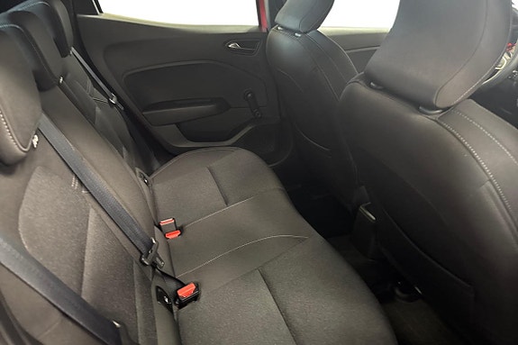 Renault Clio 11 of 21