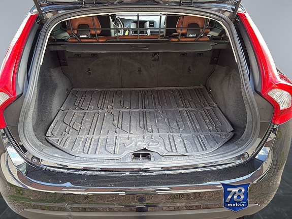 Volvo V60 13 of 14