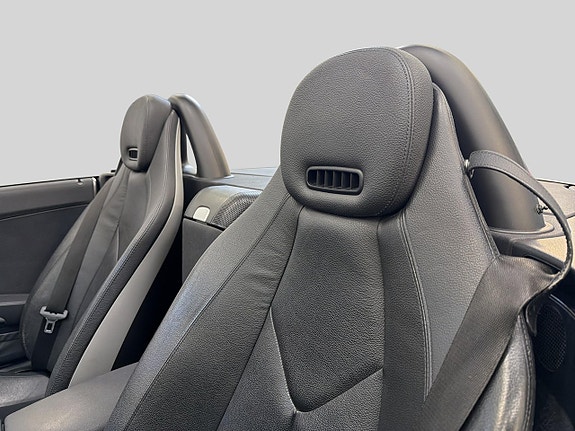 Mercedes-Benz SLK200 14 of 27