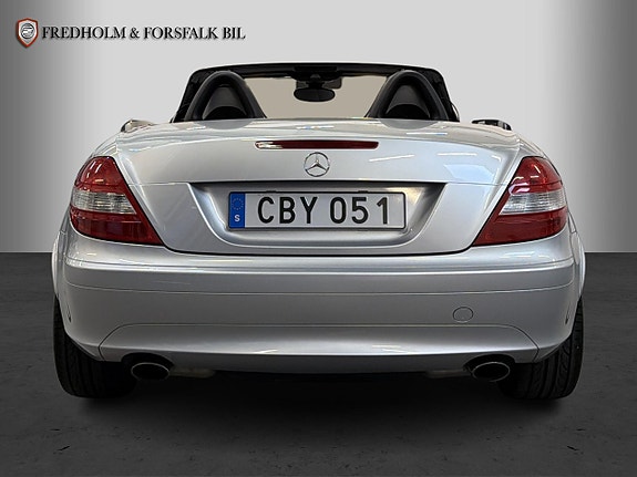 Mercedes-Benz SLK200 4 of 27