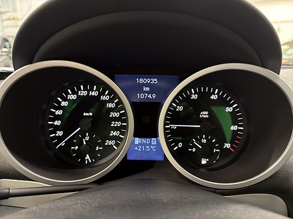 Mercedes-Benz SLK200 17 of 27