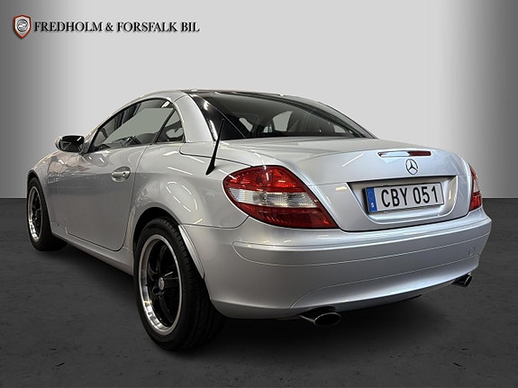 Mercedes-Benz SLK200 10 of 27