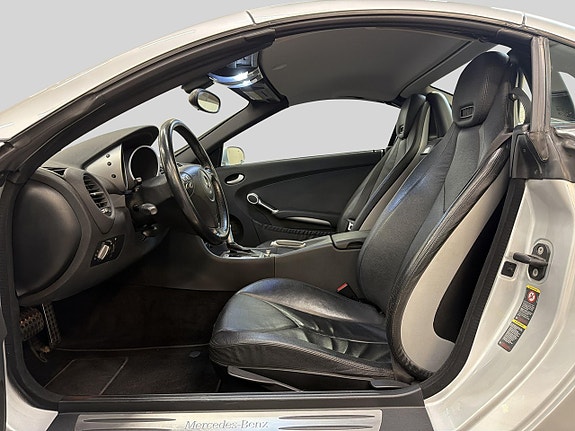 Mercedes-Benz SLK200 15 of 27