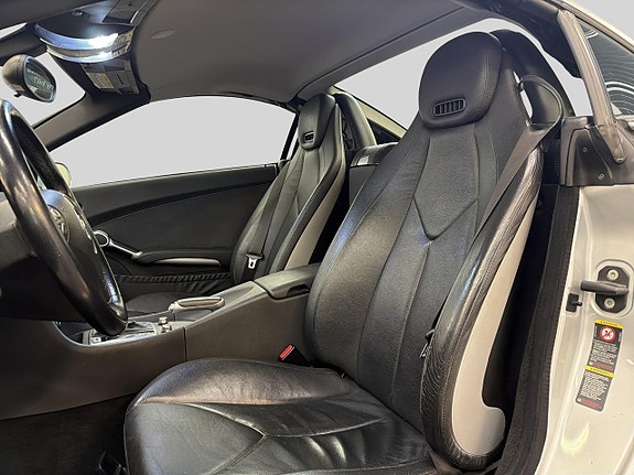 Mercedes-Benz SLK200 16 of 27