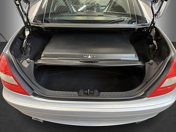 Mercedes-Benz SLK200 25 of 27