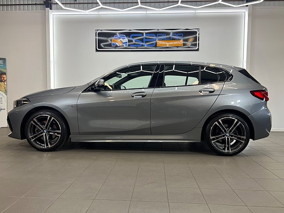 BMW 118i 2 of 30