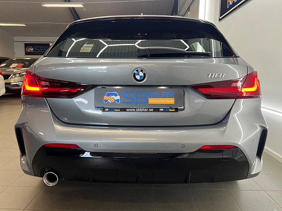 BMW 118i 4 of 30