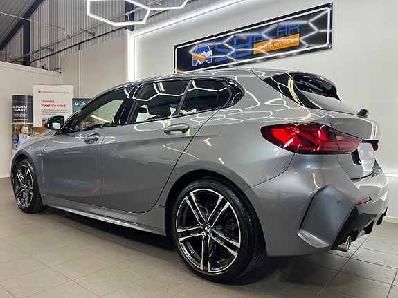 BMW 118i 3 of 30