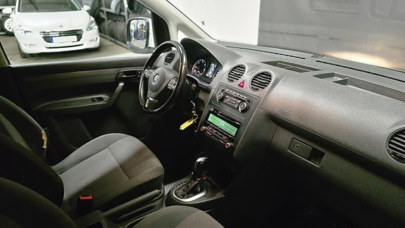 Volkswagen Caddy Maxi 14 of 26