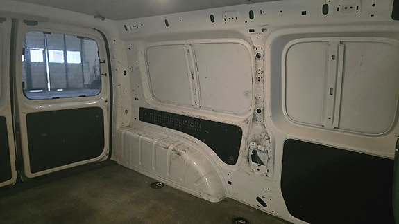 Volkswagen Caddy Maxi 11 of 26