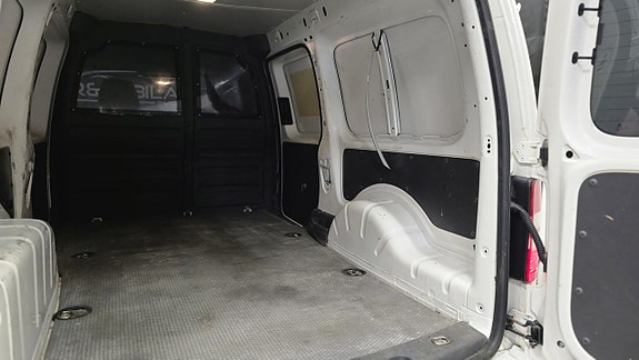 Volkswagen Caddy Maxi 9 of 26