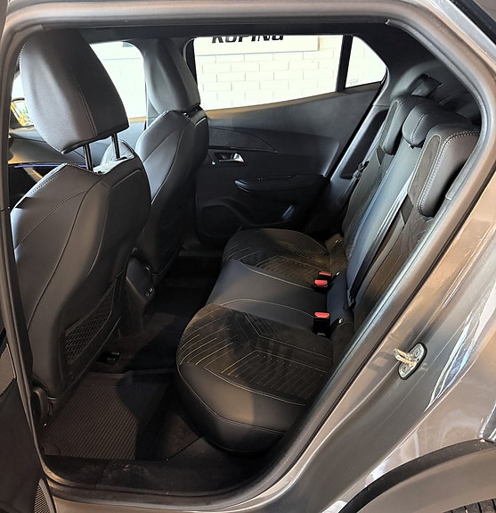 Peugeot 2008 11 of 14